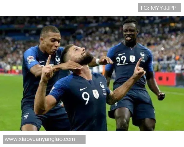 1982年世界杯经典对决法国队与波兰队的精彩回顾与分析